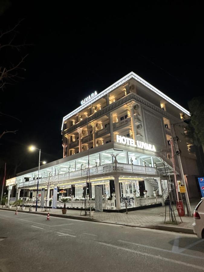 Ujvara Hotel Golem  Eksteriør billede